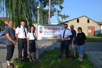 Na Transfúzní službu v Šumperku dorazili hasiči