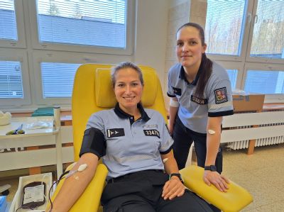 Téměř 10 litrů krve darovali policisté v AGEL Transfuzní službě v Bruntále v rámci velikonočního odběru
