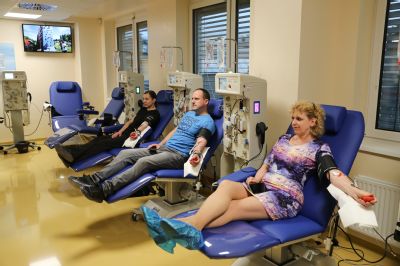 Dárci krevní plazmy dnes poprvé darovali v nových prostorách AGEL Transfúzní služby v Šumperku