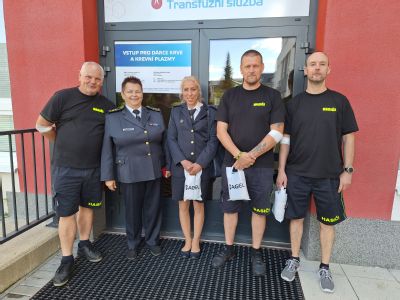 Dobrovolní hasiči z celého Bruntálska přijeli darovat krev do AGEL Transfúzní služby v Bruntále. Šlo již o 13. hromadný odběr krve